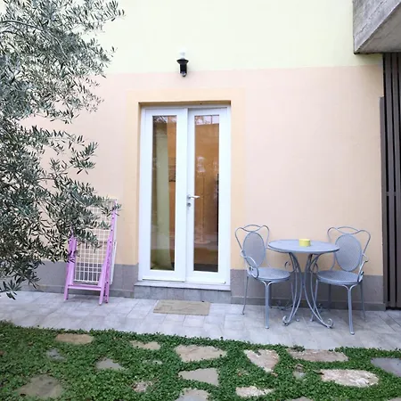 Sea View Olive Retreat *