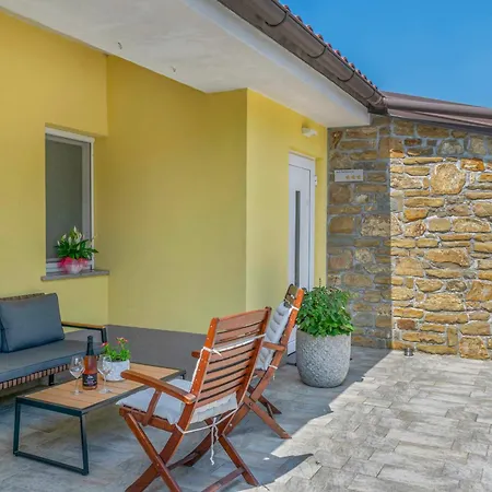 Oleavista Apartment